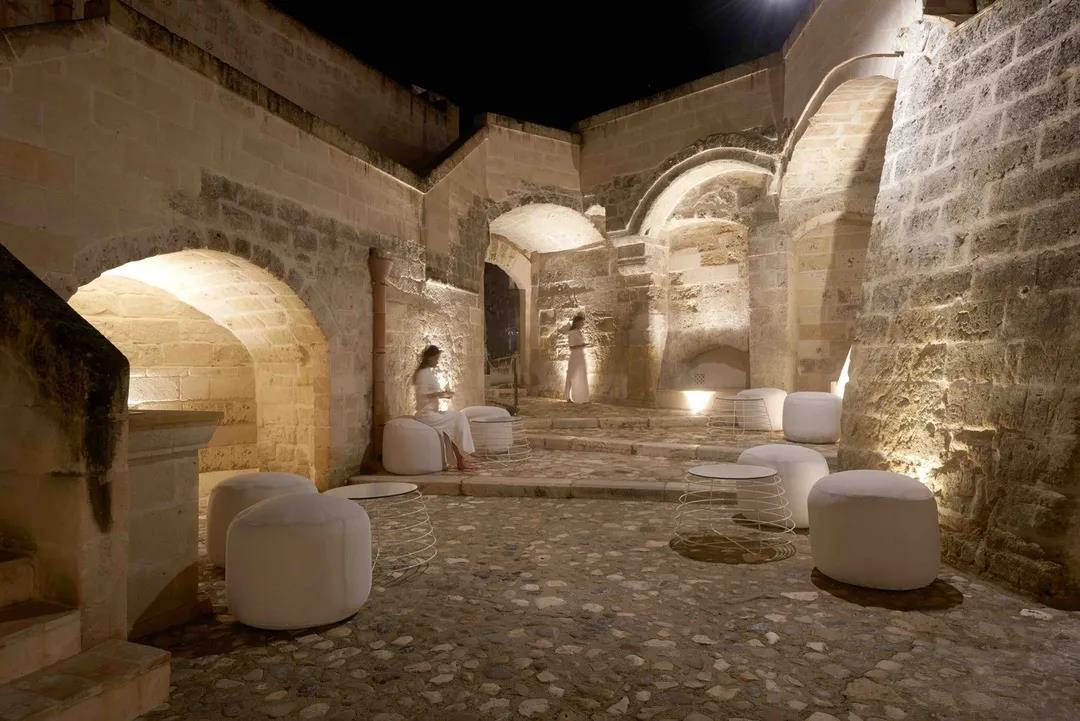 意大利 | Aquatio 洞穴酒店与水疗中心灯光设计
